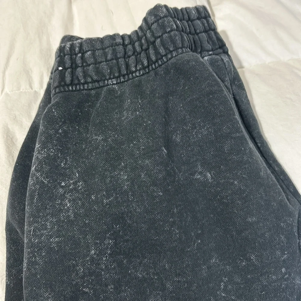 Nike Sweatpants - Picture 2 of 4